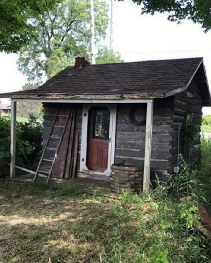 Prestons Antique Gaslight Village - Photo From Land Dot Com (newer photo)